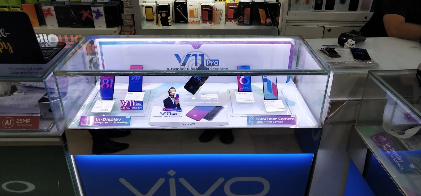 Unisef Marketing Mobiles Shop background image